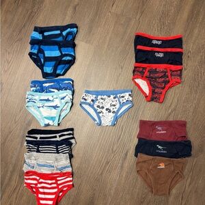 GAP 2T-3t Disney, Striped, Shark, Dino & Firetruck Tng Underwear. Exclt cdtn.